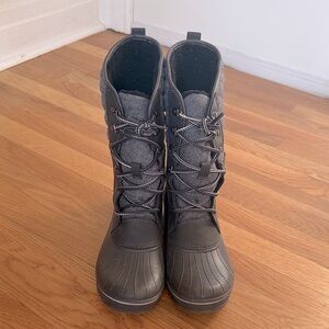 Time and Tru Winter Boots